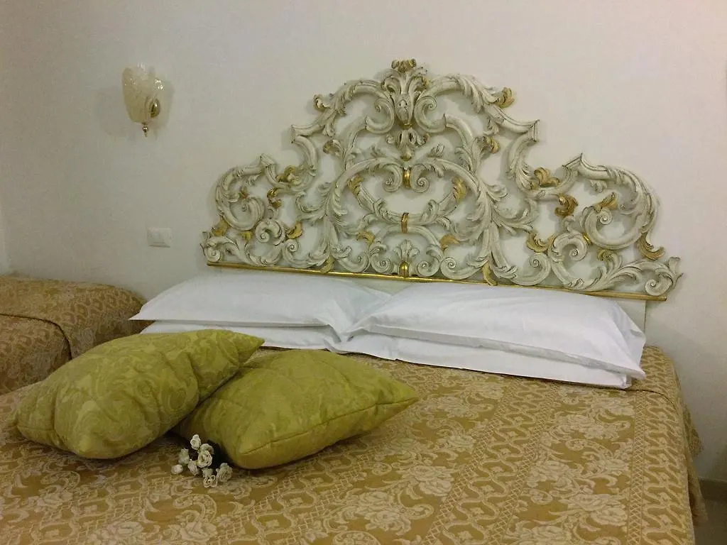 Residenza Due Torri Check In Presso Hotel Centrale Vicolo Cattani 7 Bologna
